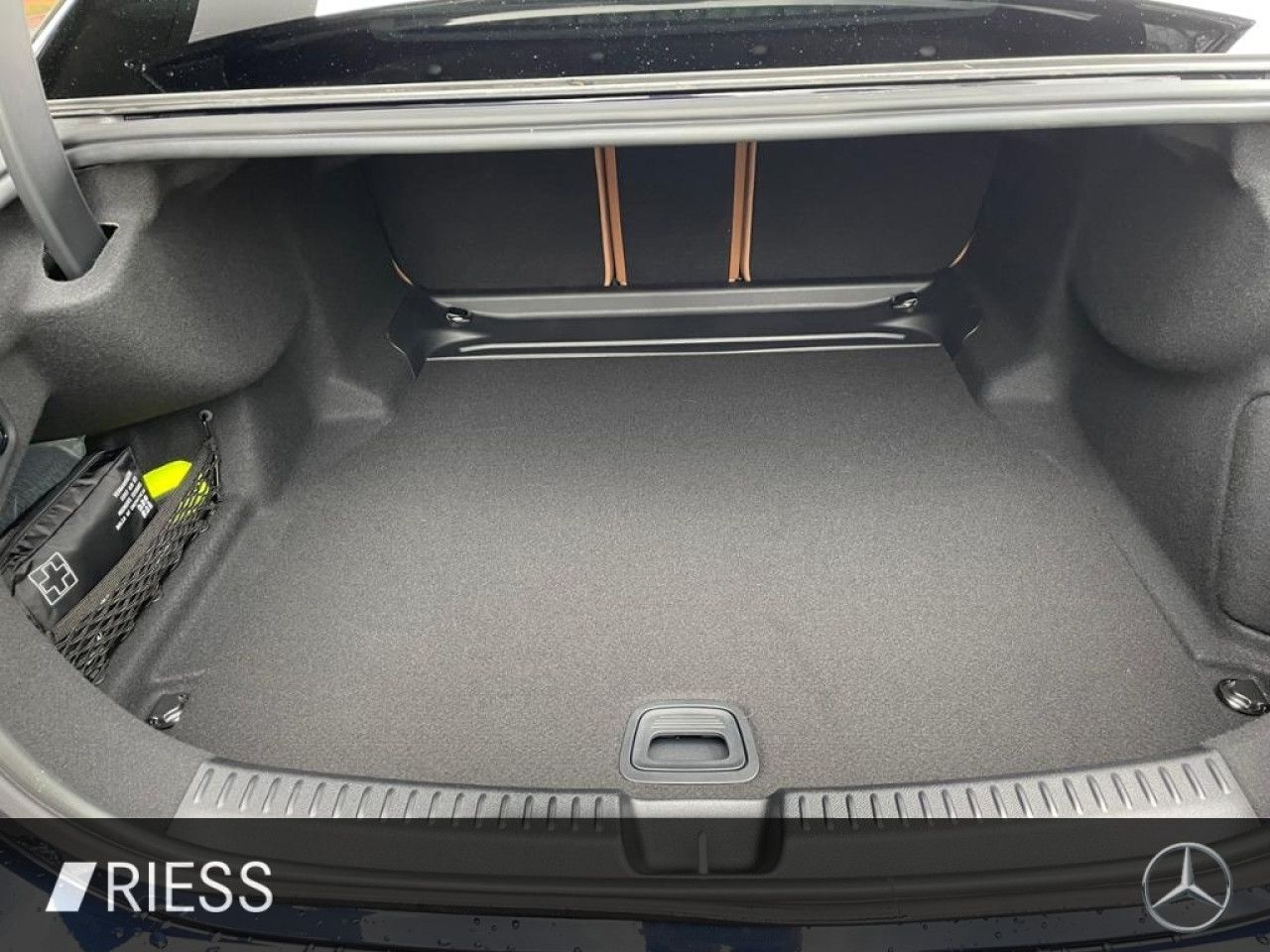 Mercedes-Benz E-Klasse – Bild 15
