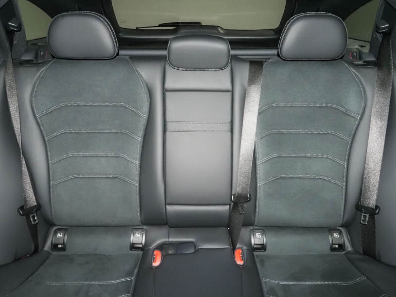 Mercedes-Benz E-Klasse – Bild 8