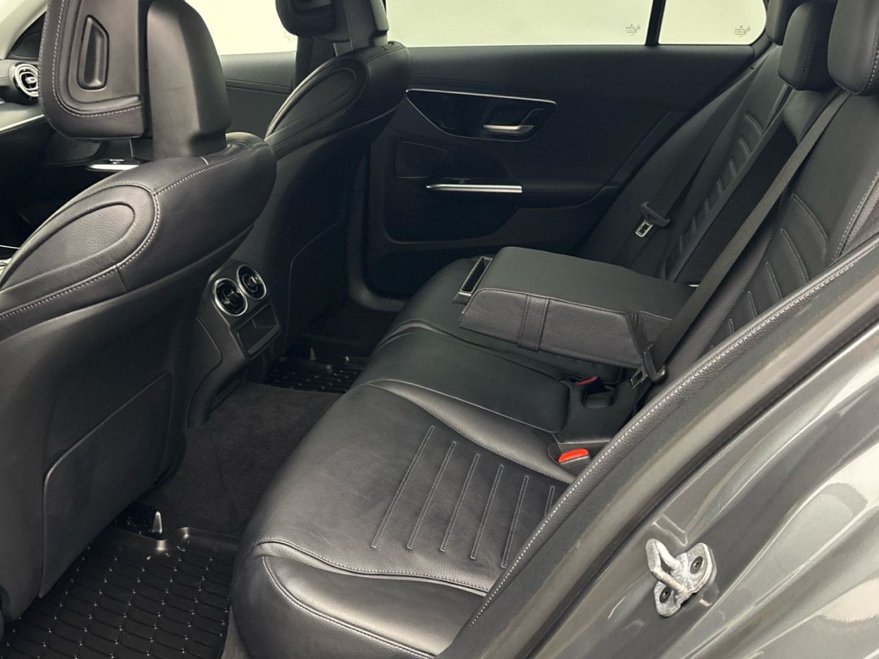 Mercedes-Benz C-Klasse – Bild 12