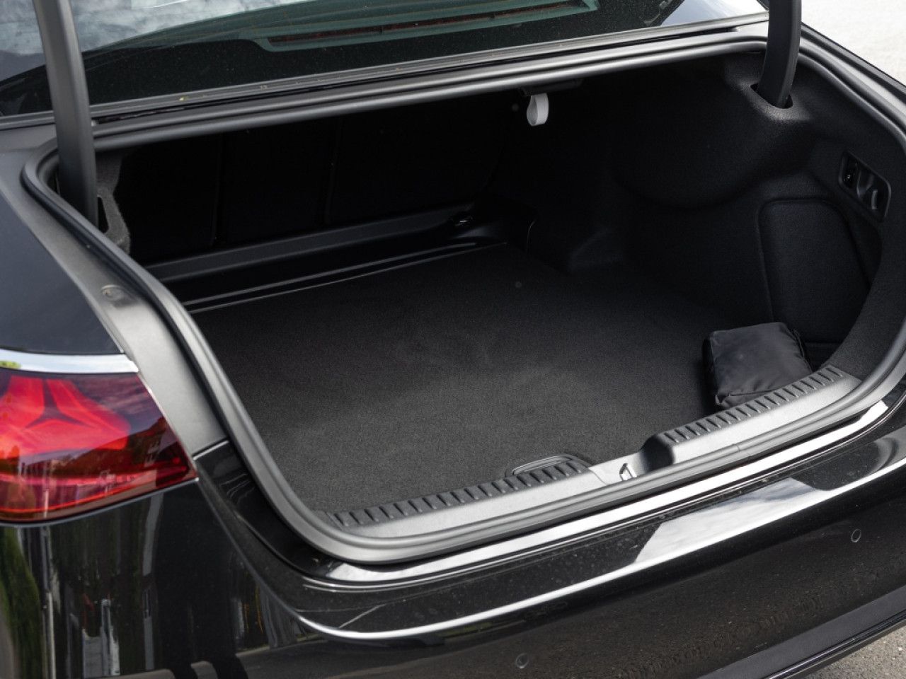 Mercedes-Benz E-Klasse – Bild 8