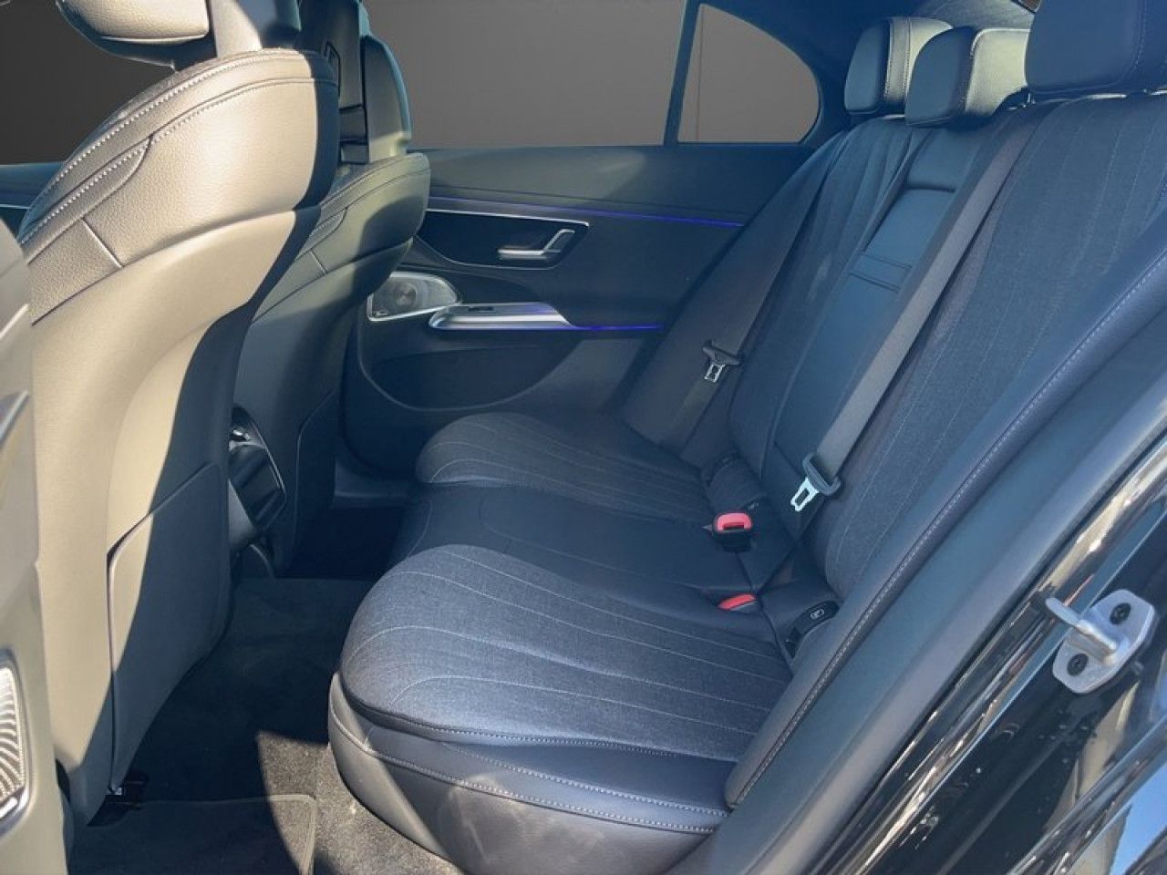 Mercedes-Benz E-Klasse – Bild 13