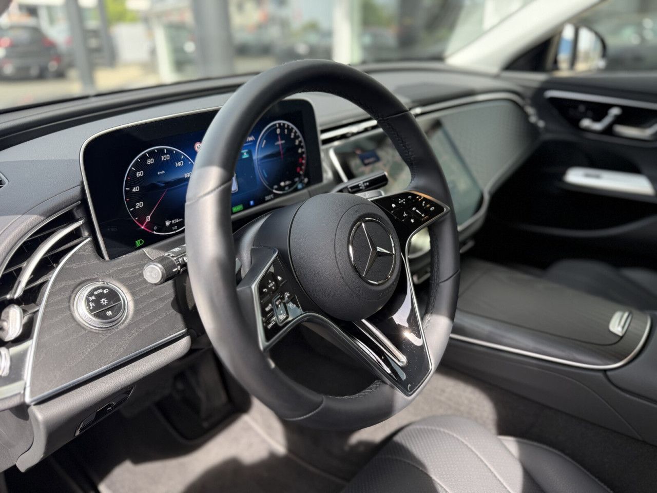 Mercedes-Benz E-Klasse – Bild 13