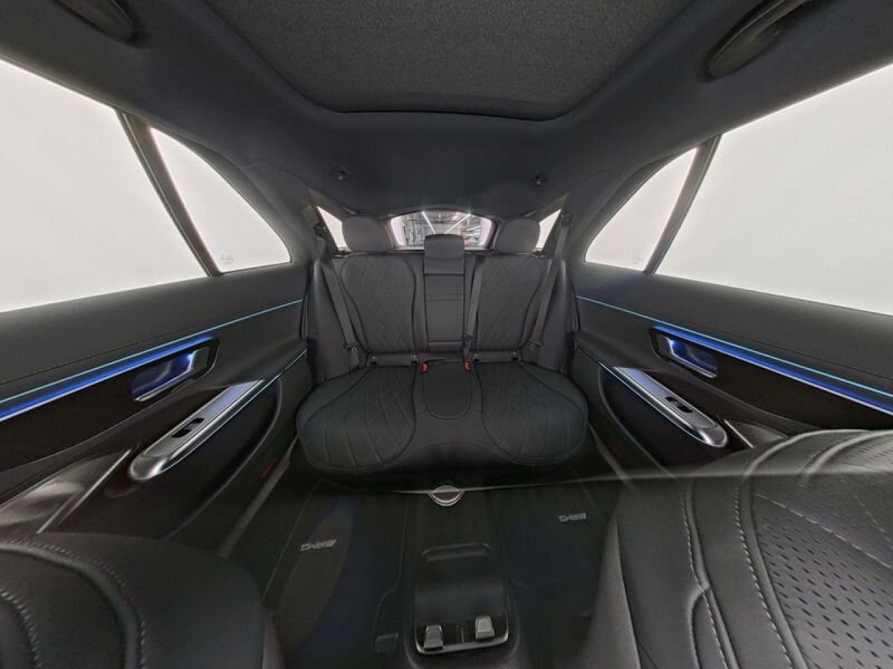 Mercedes-Benz E-Klasse – Bild 7