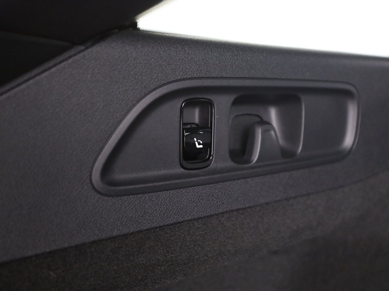 Mercedes-Benz E-Klasse – Bild 24