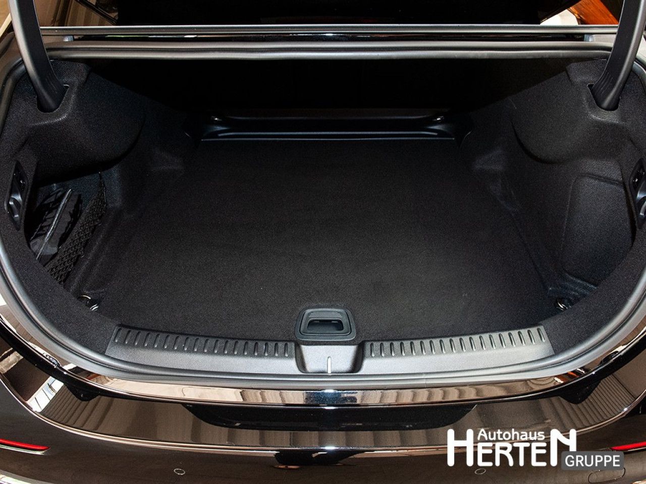 Mercedes-Benz E-Klasse – Bild 16