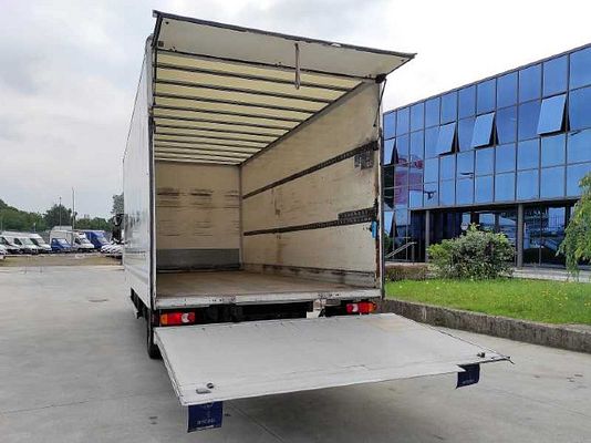 Vehicle image 5 / 11