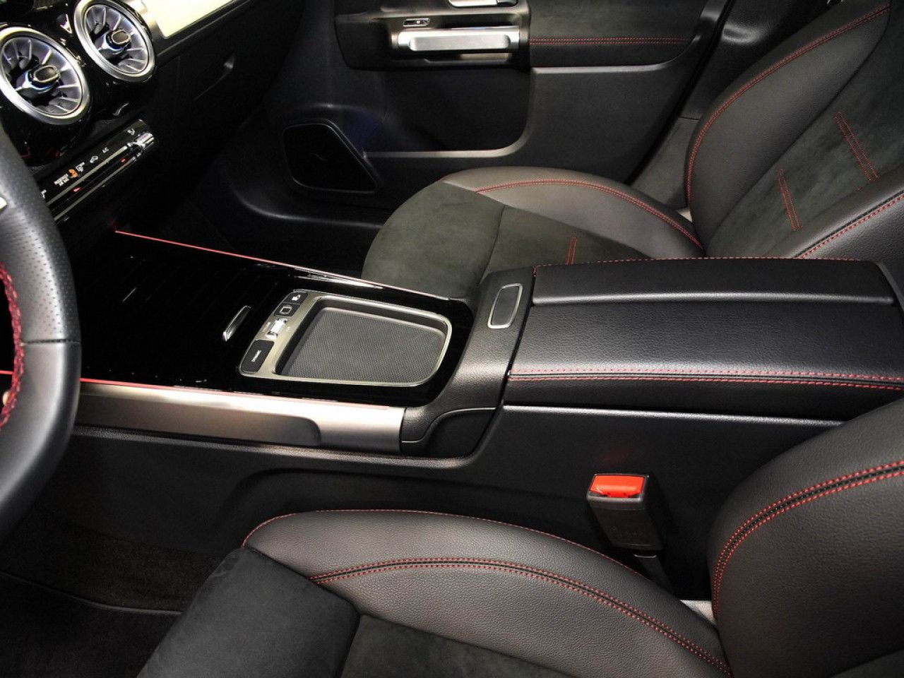Mercedes-Benz GLB – Bild 15