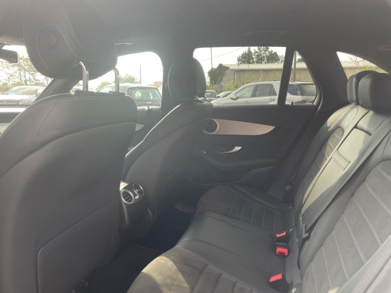 Photo du v&eacute;hicule 10 / 12