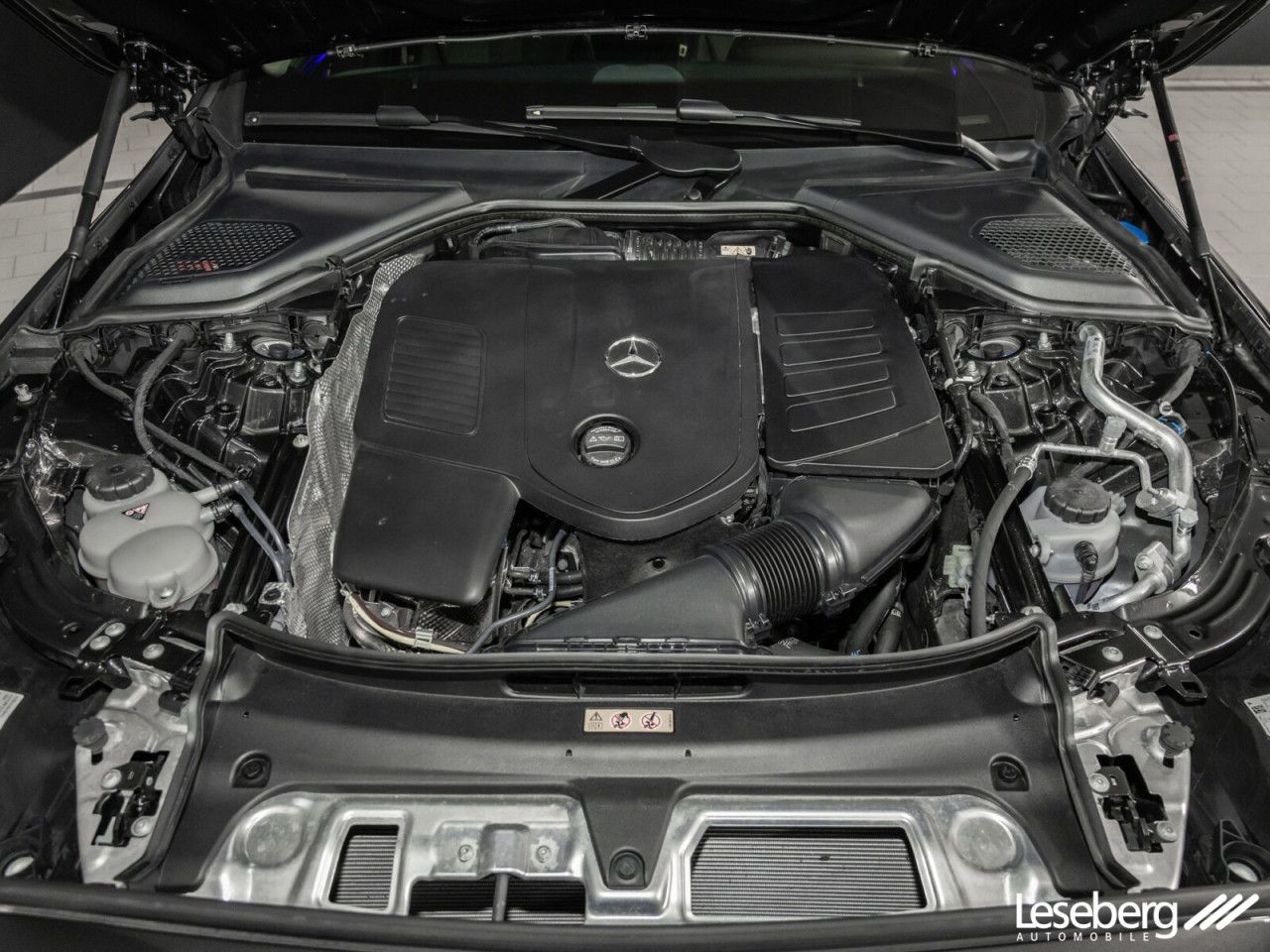 Mercedes-Benz E-Klasse – Bild 8