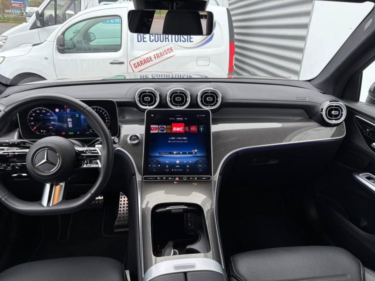 Photo du v&eacute;hicule 9 / 16