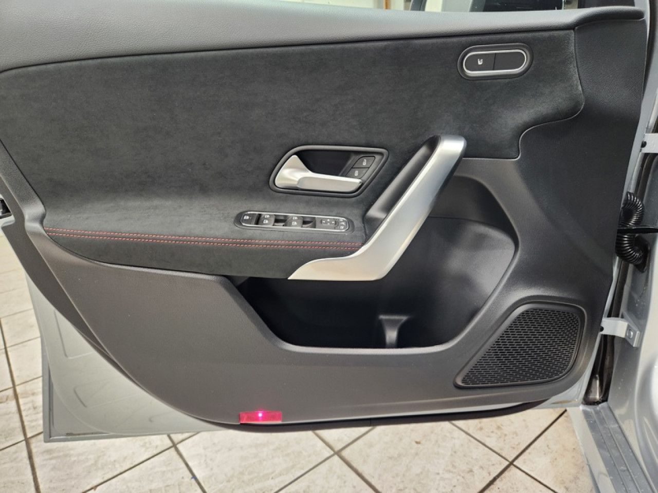 Photo du v&eacute;hicule 12 / 14