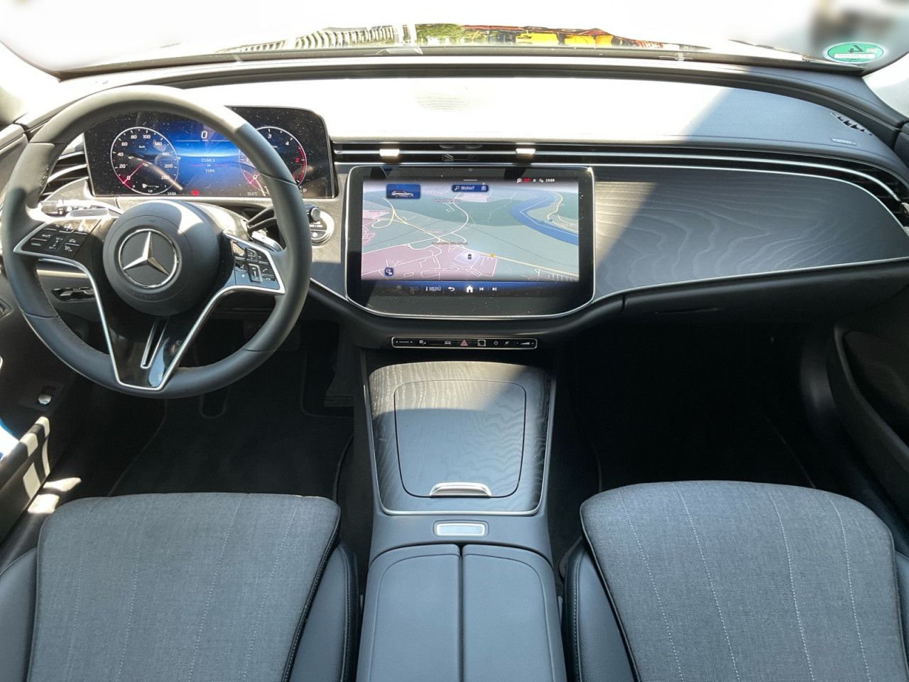 Mercedes-Benz E-Klasse – Bild 10