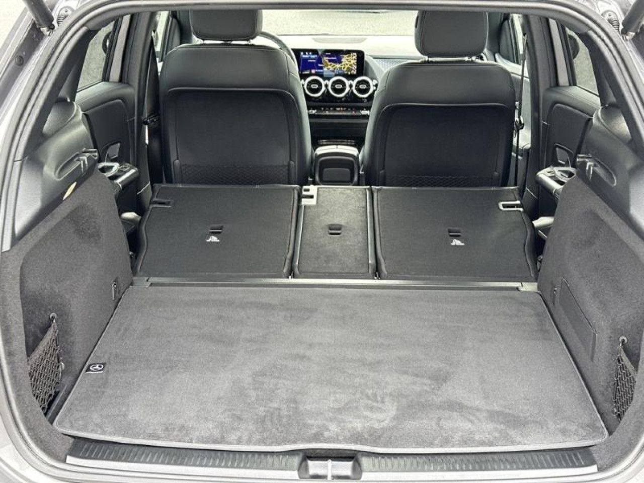 Photo du v&eacute;hicule 16 / 18