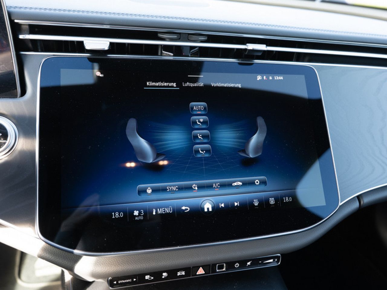 Mercedes-Benz E-Klasse – Bild 13