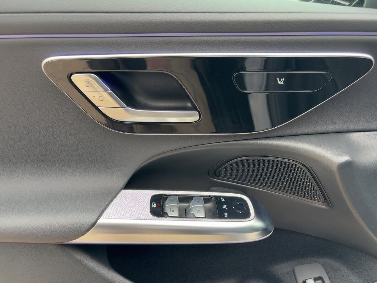 Mercedes-Benz E-Klasse – Bild 12