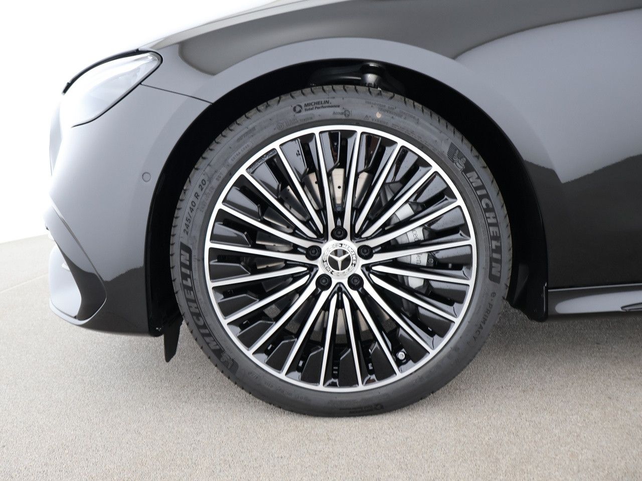 Mercedes-Benz E-Klasse – Bild 16