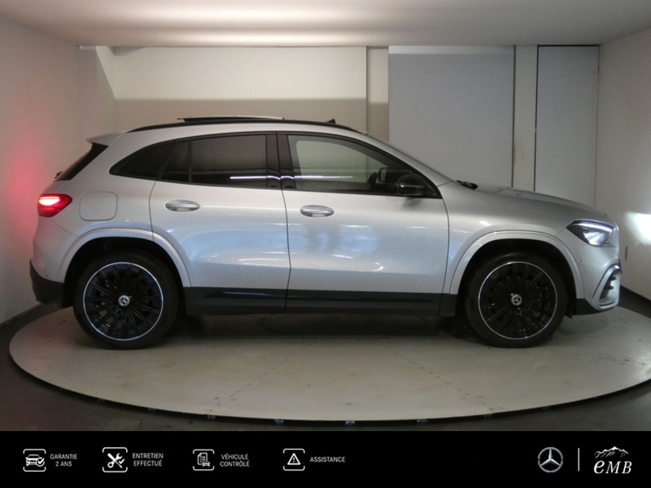 Photo du v&eacute;hicule 3 / 18