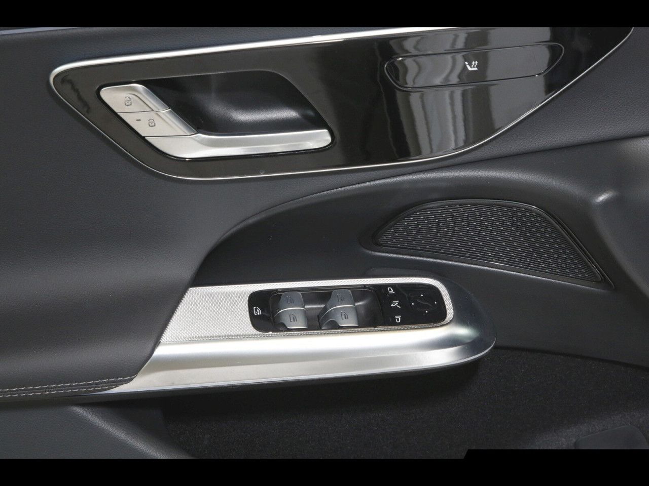 Mercedes-Benz E-Klasse – Bild 14