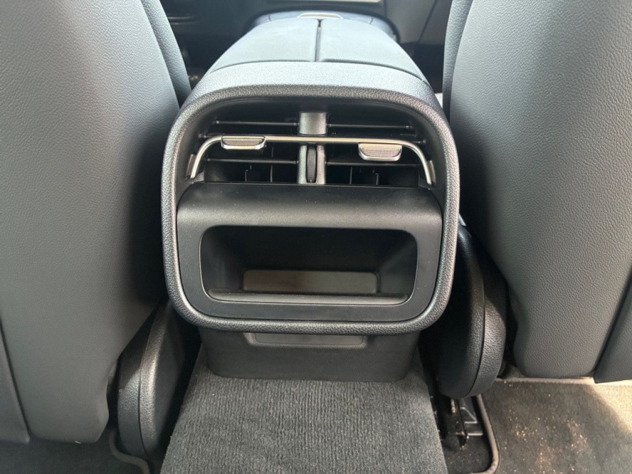 Mercedes-Benz E-Klasse – Bild 27