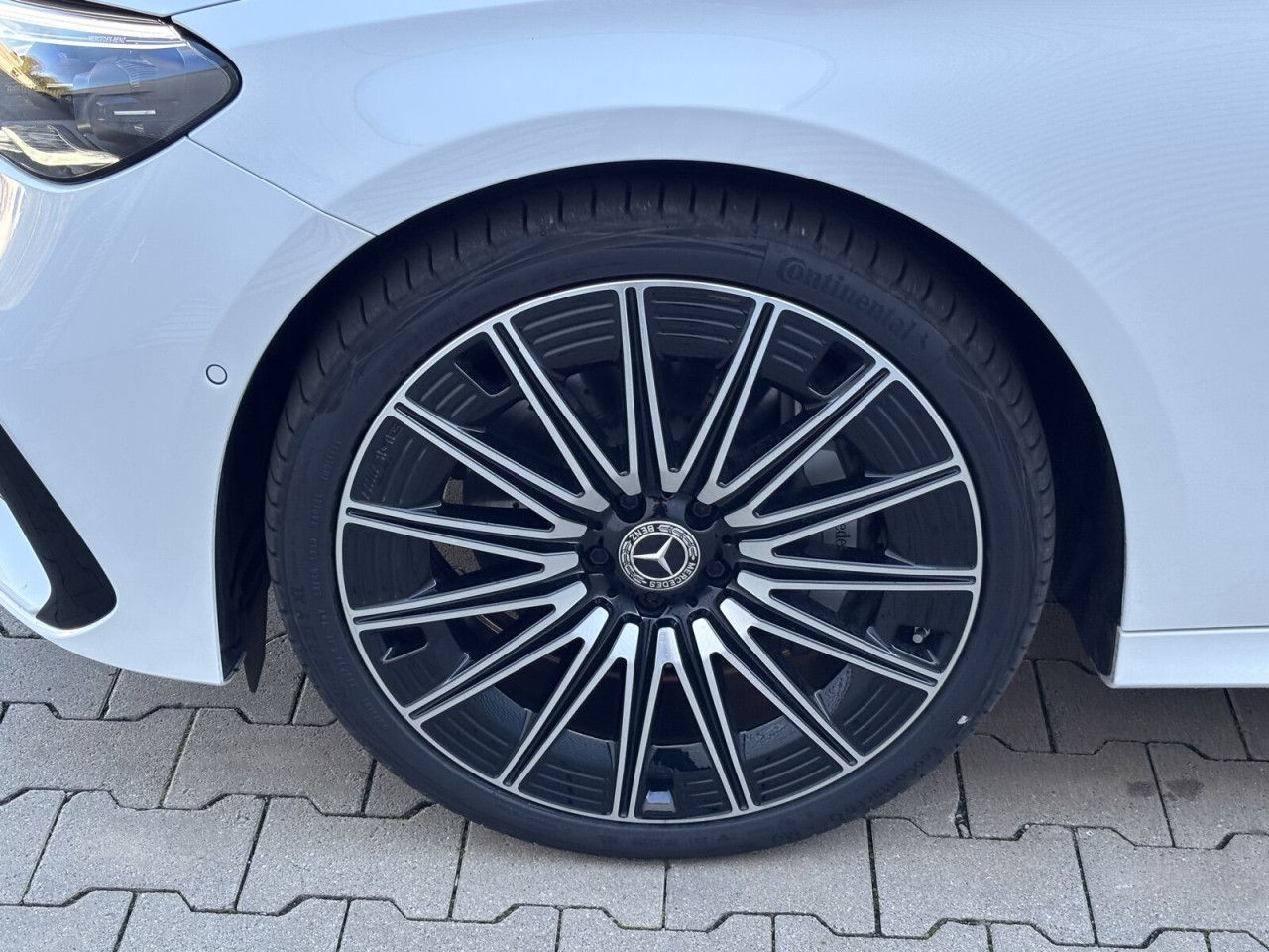 Mercedes-Benz E-Klasse – Bild 11