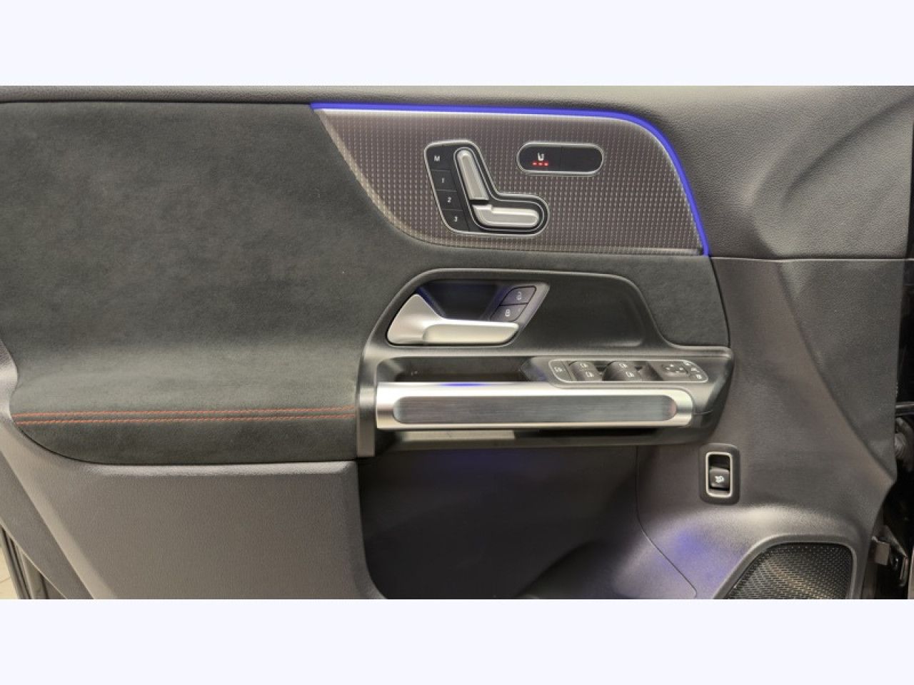 Photo du v&eacute;hicule 17 / 18