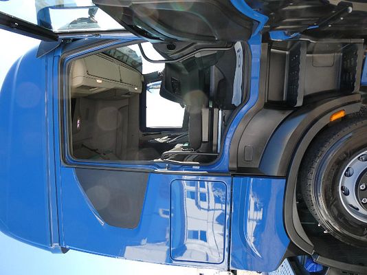 Vehicle image 9 / 15