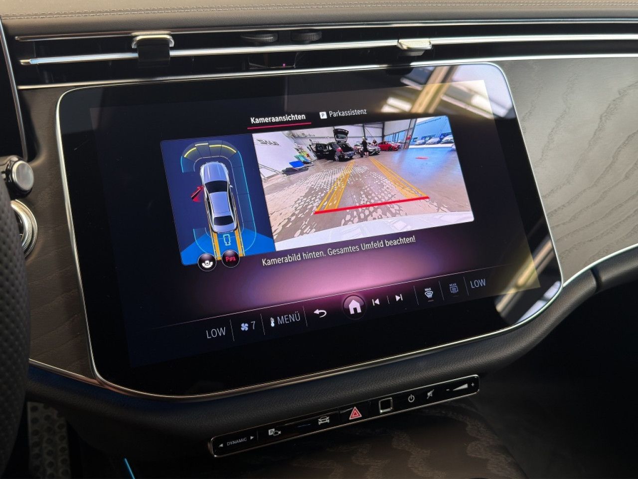 Mercedes-Benz E-Klasse – Bild 15