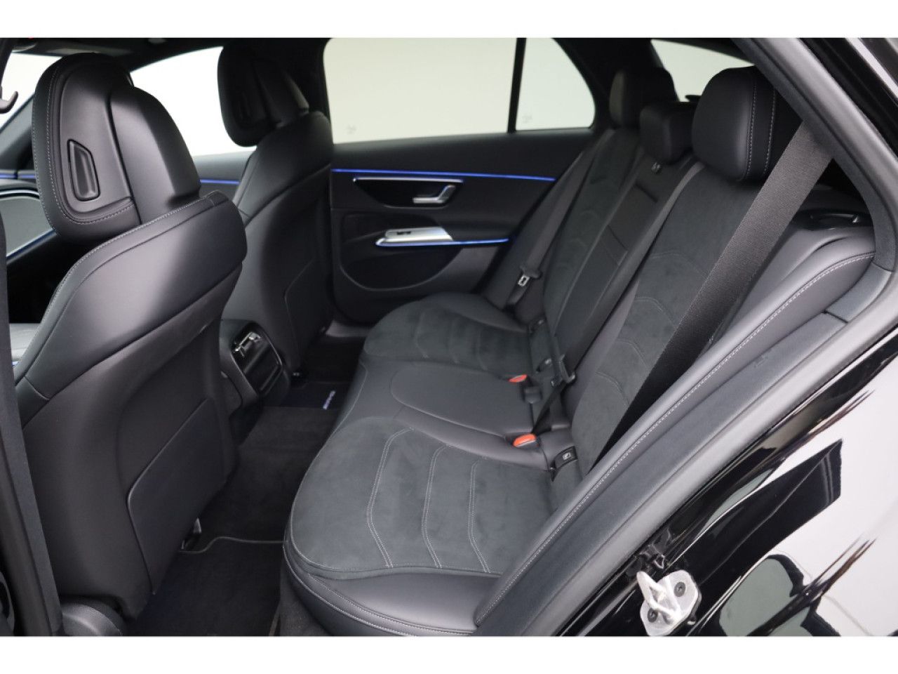 Mercedes-Benz E-Klasse – Bild 11