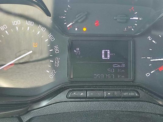 Vehicle image 8 / 10