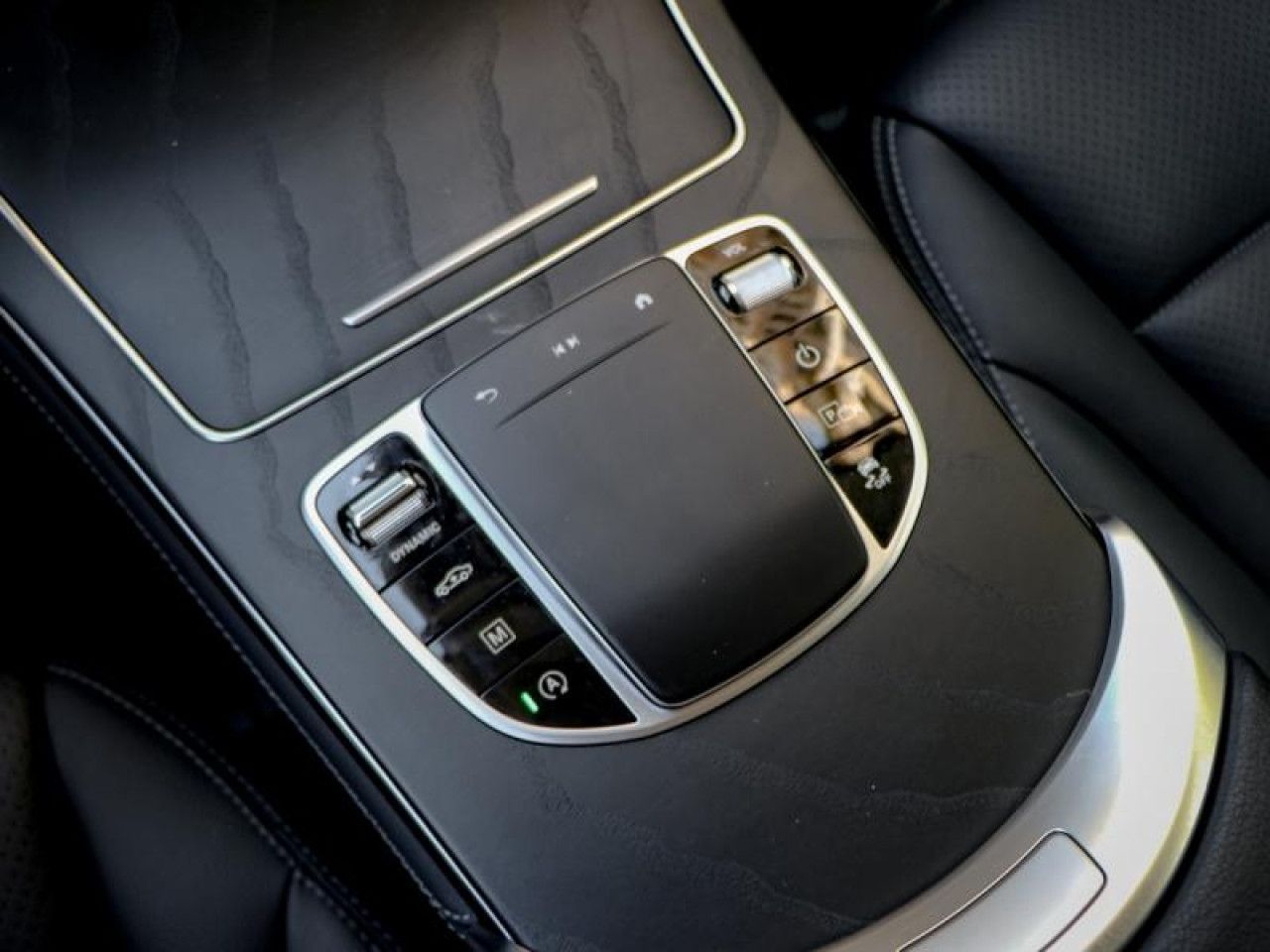 Photo du v&eacute;hicule 16 / 18