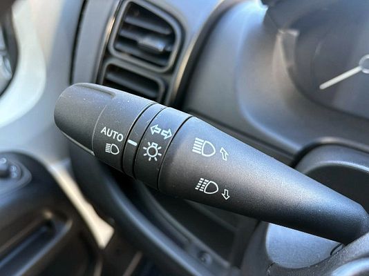 Vehicle image 11 / 13