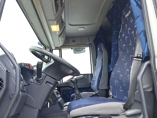 Vehicle image 7 / 16