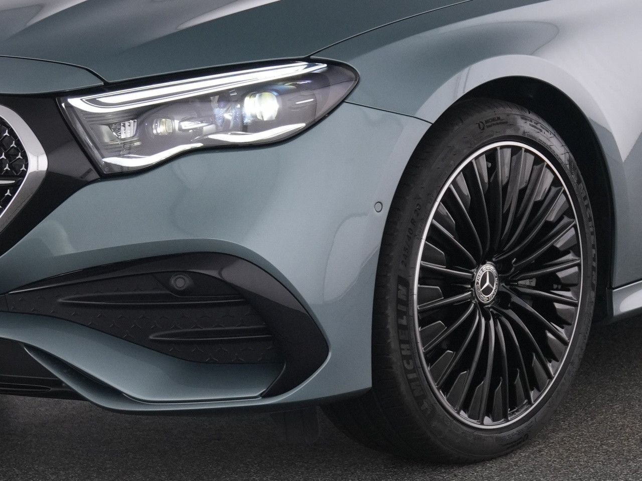 Mercedes-Benz E-Klasse – Bild 8