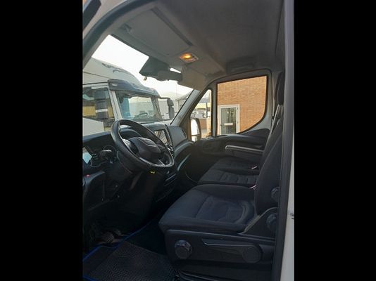 Vehicle image 14 / 20