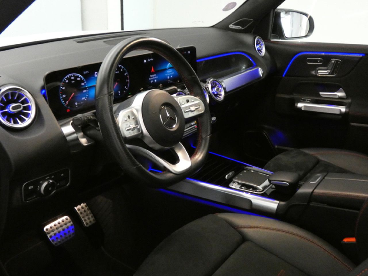 Photo du v&eacute;hicule 10 / 18