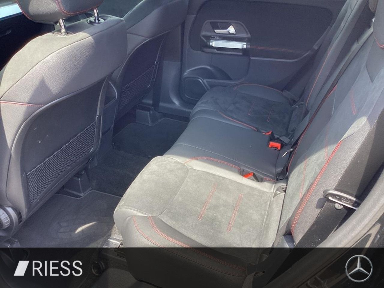 Mercedes-Benz GLB – Bild 12