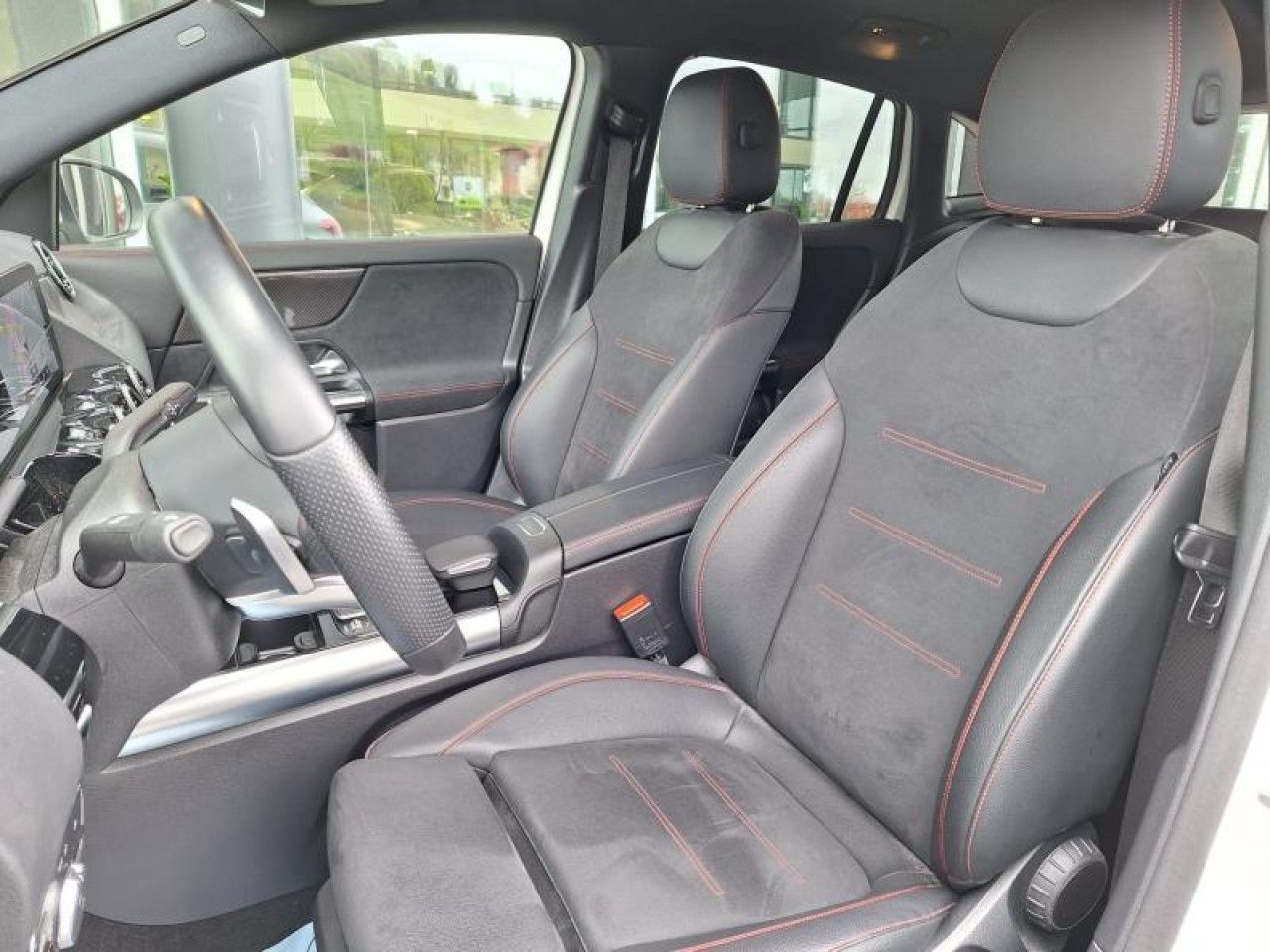 Photo du v&eacute;hicule 18 / 18