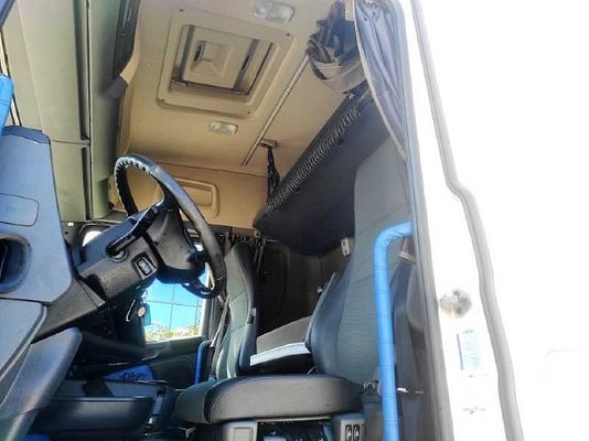 Vehicle image 5 / 11