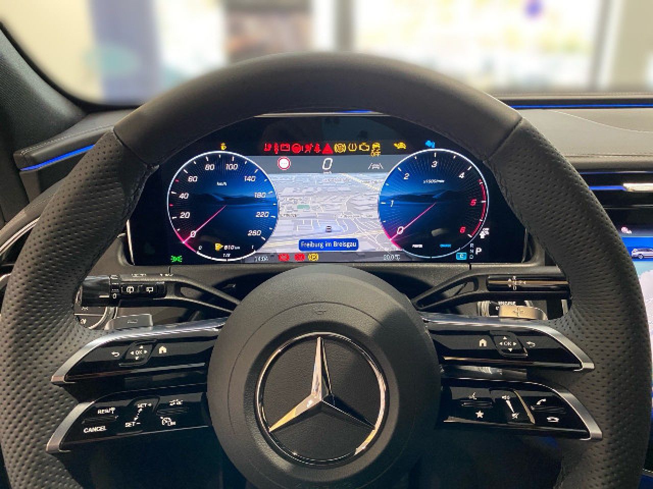 Mercedes-Benz E-Klasse – Bild 8
