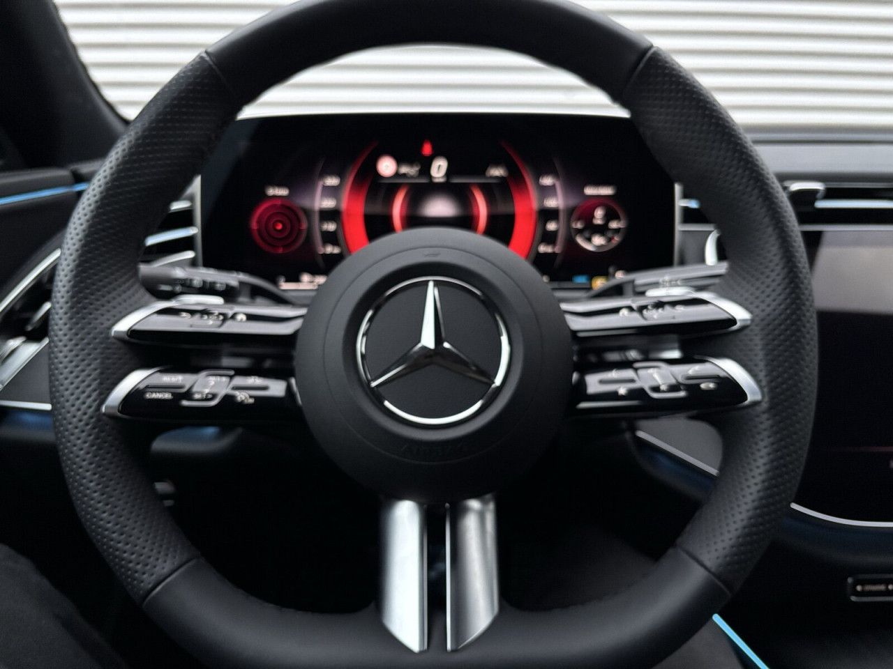 Mercedes-Benz E-Klasse – Bild 12
