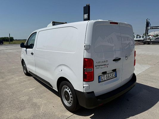 Vehicle image 10 / 14