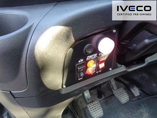 Vehicle image 11 / 15