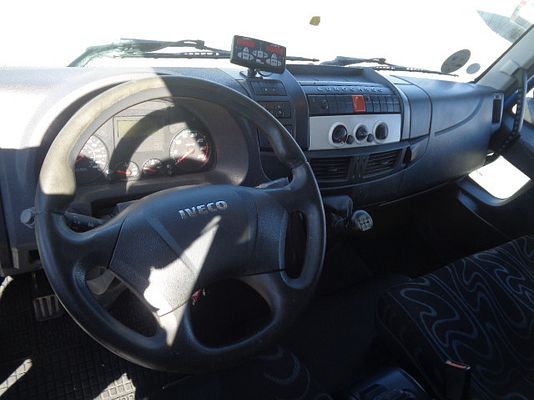 Vehicle image 16 / 22