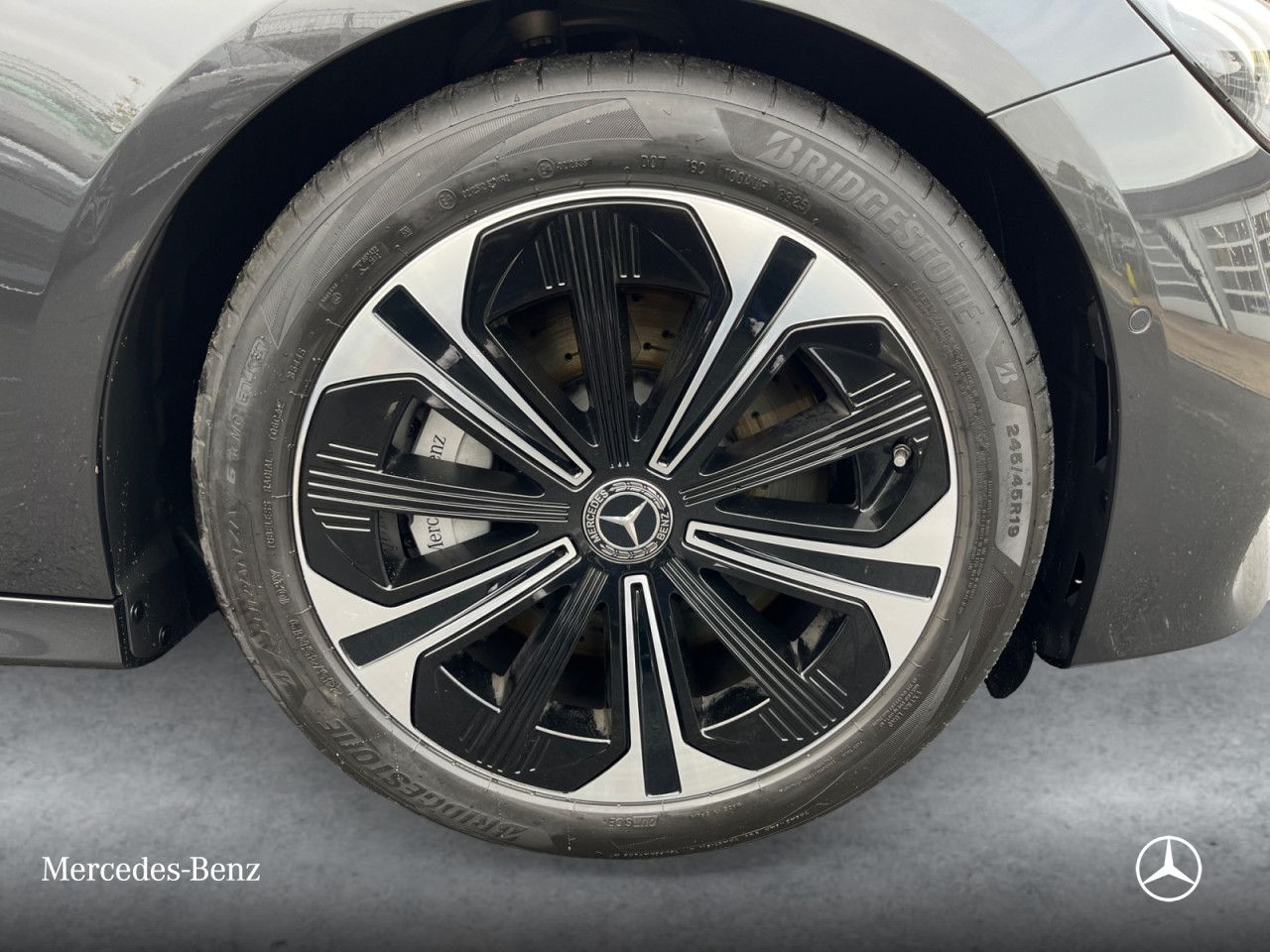 Mercedes-Benz E-Klasse – Bild 2