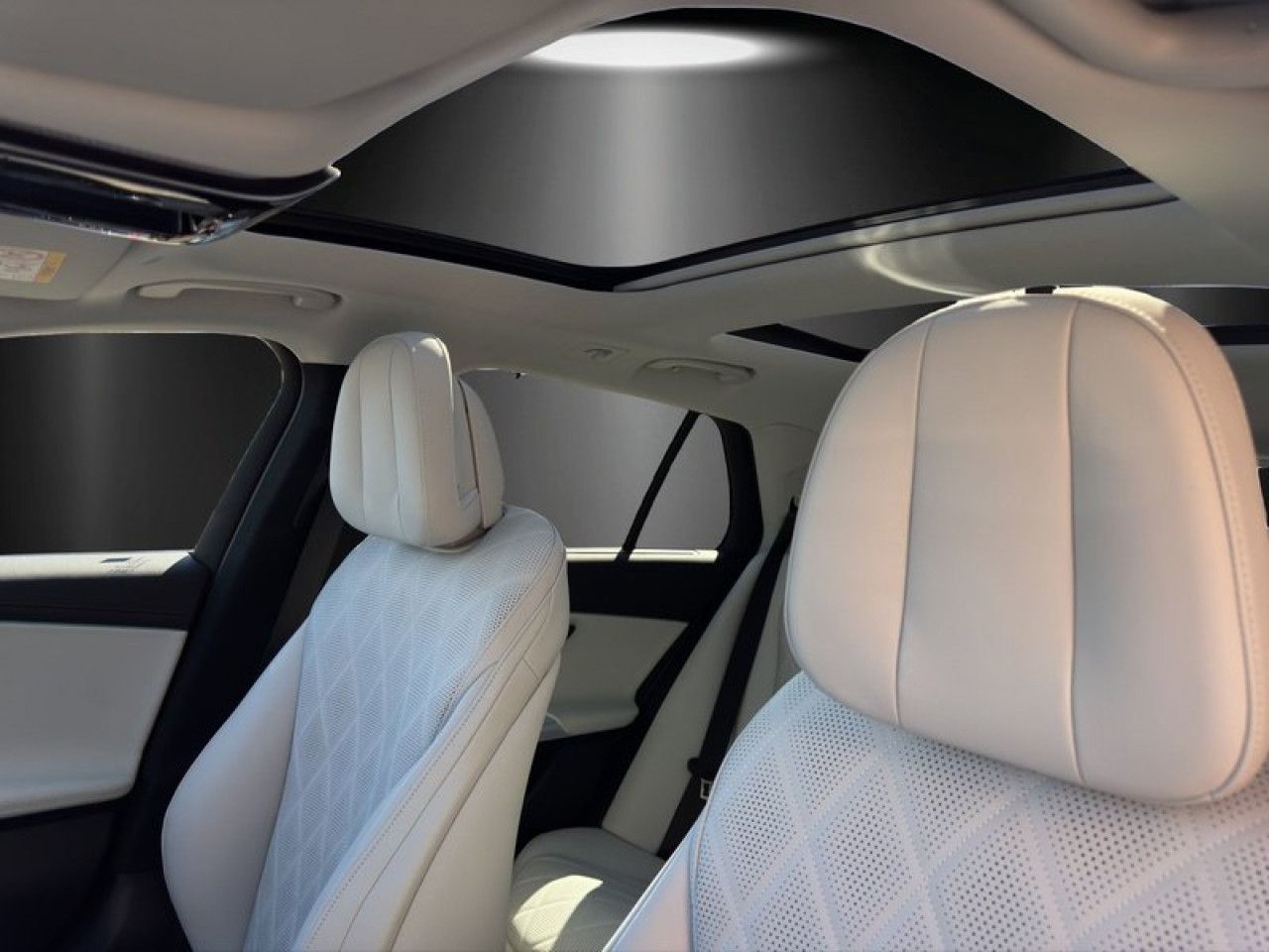 Mercedes-Benz E-Klasse – Bild 16