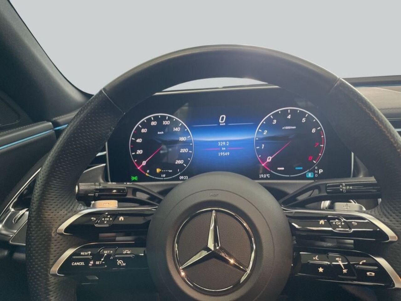 Mercedes-Benz E-Klasse – Bild 17