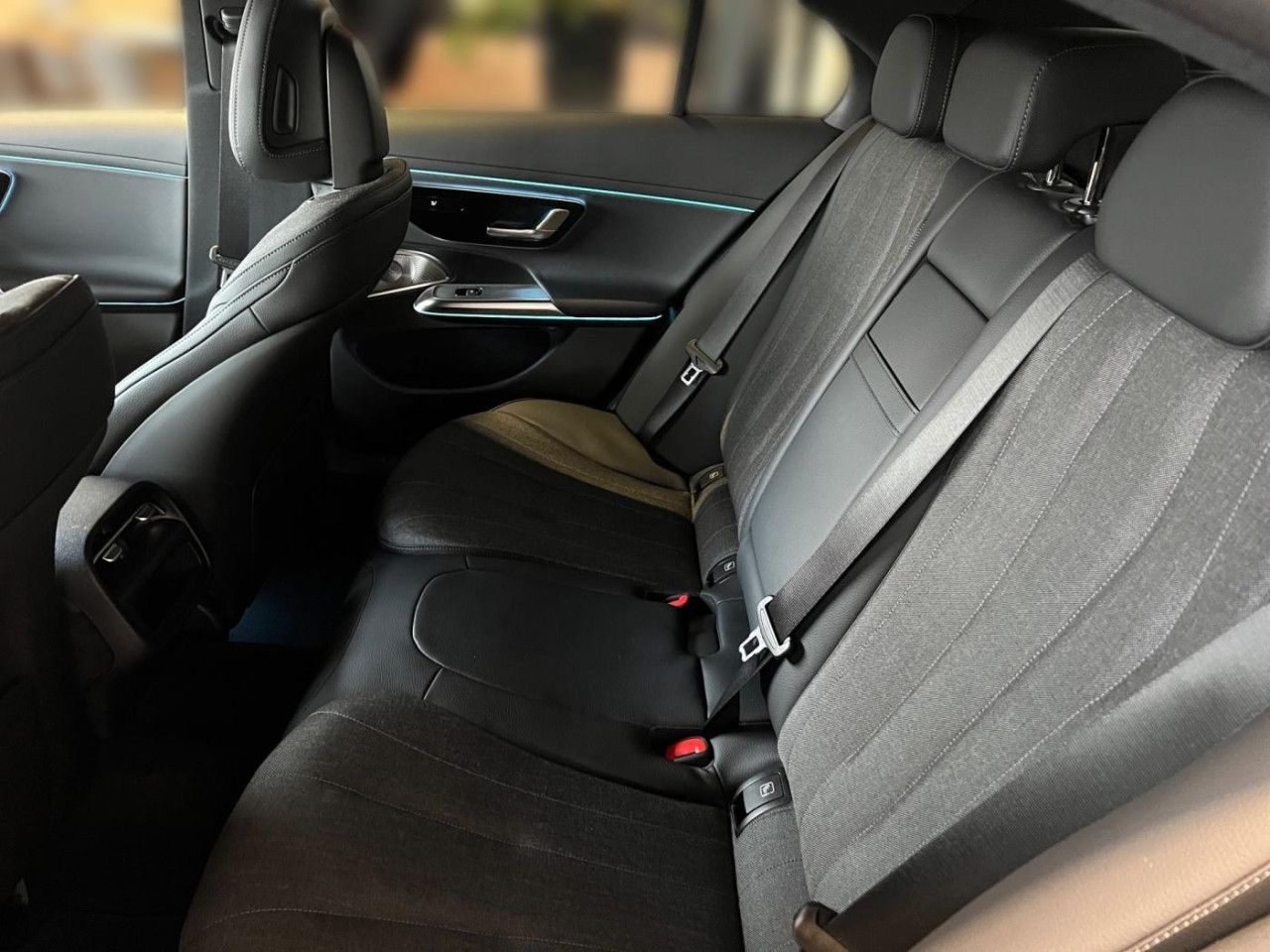 Mercedes-Benz E-Klasse – Bild 8