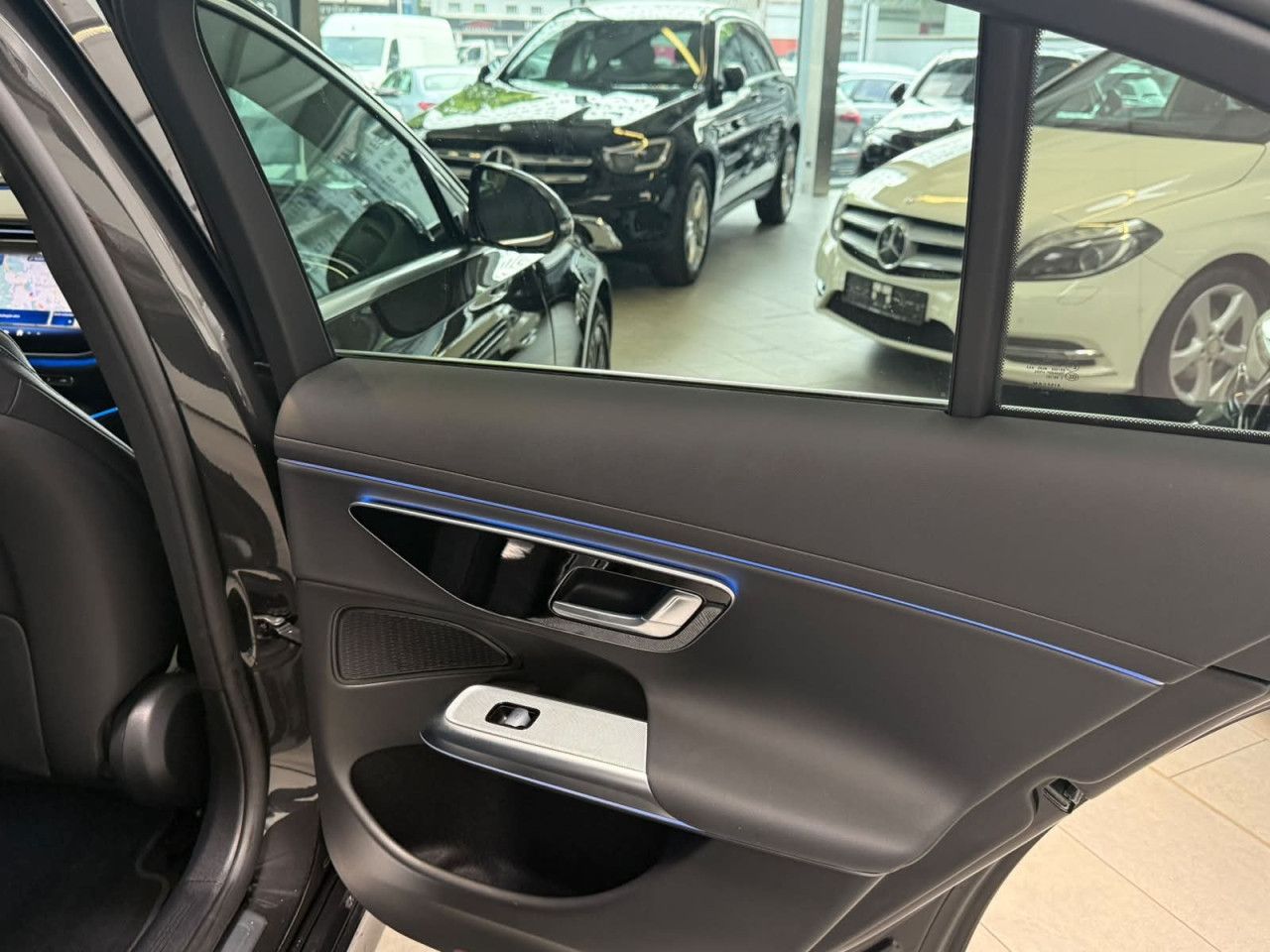 Mercedes-Benz E-Klasse – Bild 19