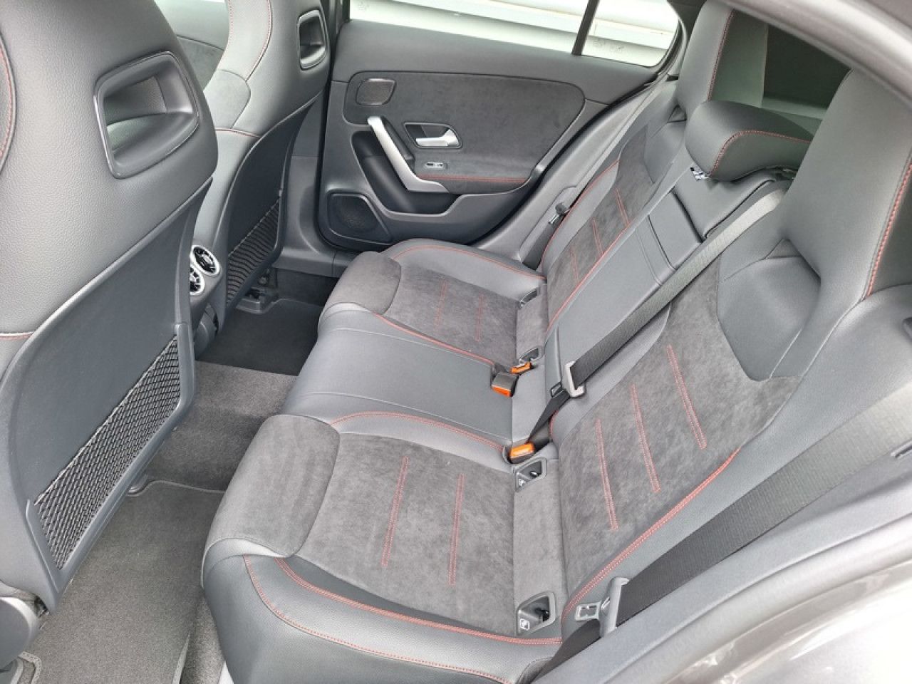 Photo du v&eacute;hicule 12 / 18