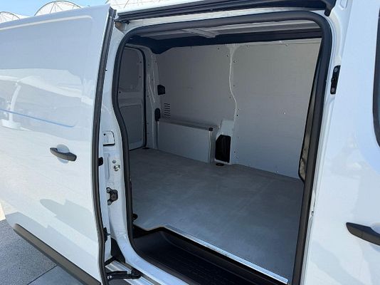 Vehicle image 12 / 14